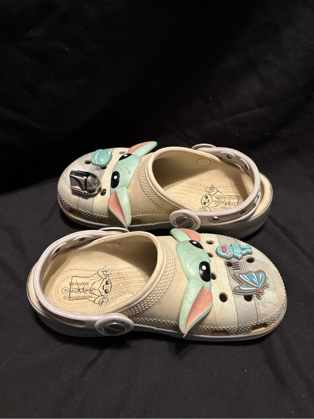 CROCS Kids Beige & Light Green Baby Yoda Clog with Jibbitz sz-C12